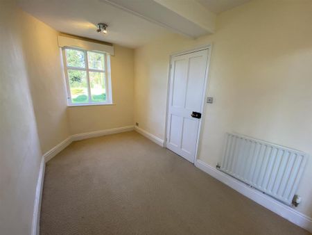 2 bedroom equestrian property to rent - Photo 3