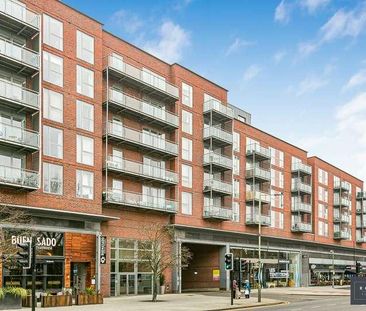 The Heart, Walton-on-thames, Surrey, KT12 - Photo 2