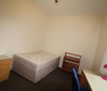 3 bedroom terraced house to rent - Photo 6