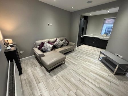 11 Rathcool Street, Belfast, BT9 7GA - Photo 3