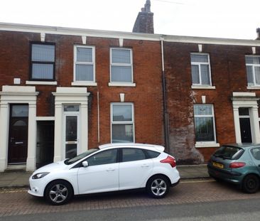 Room 4, 12, St Marks Road, Preston - Photo 1