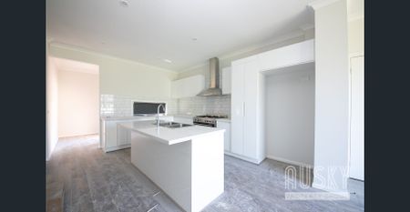 Modern Townhouse - Photo 4