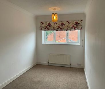Terraced House to rent on - Photo 3