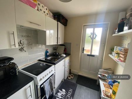 1 bedroom flat to rent - Photo 2