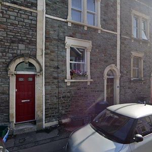 2 Bed Terraced House, St. Lukes Crescent, BS3 - Photo 3