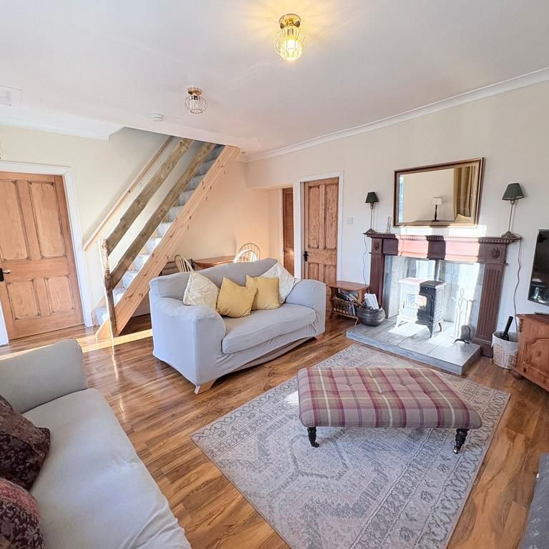 3 bedroom semi-detached house to rent - Photo 1