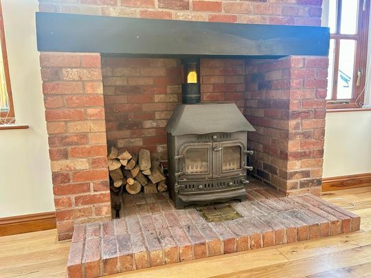 2 bedroom bungalow to rent - Photo 1