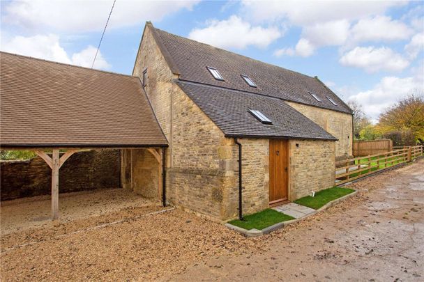 A beautiful barn conversion located in the picturesque village of Hawling - Photo 1