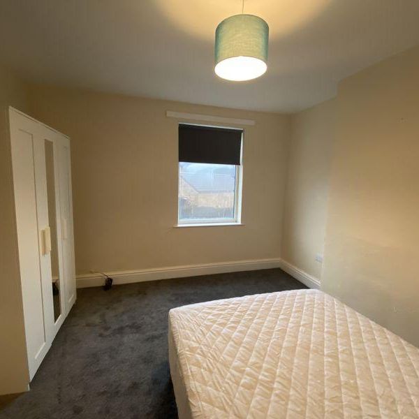 Mixed use to rent - Photo 1