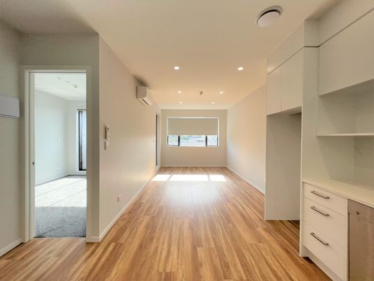Modern 1-Bedroom Apartment in the heart of Sandringham - Photo 1