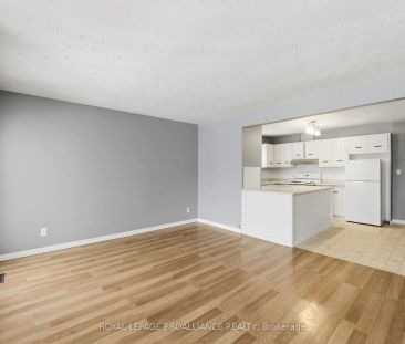 32 James Street W #B - Photo 3