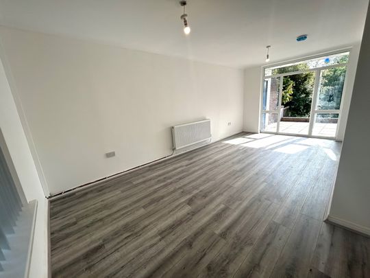 Allerton Road, Liverpool, L18 - Photo 1