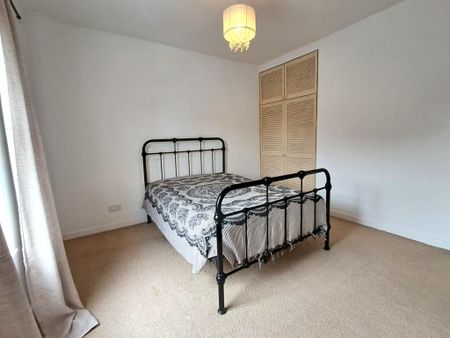 2 bedroom terraced house to rent - Photo 4
