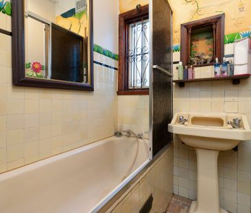 Charming full brick family oasis with two street access - Bordering... - Photo 3