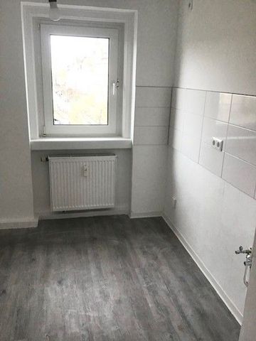 Renovierte, helle 2,5-Zimmer-Wohnung ab sofort für Sie frei! - Photo 5