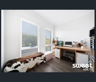 Modern Family Home for Rent-Bright, Spacious & Convenient - Photo 1