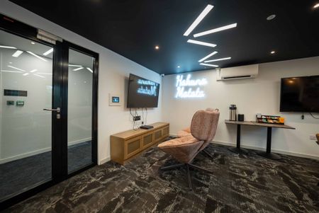 Silver Studio Mid Level - Photo 3