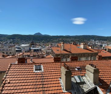 studio meublé avec coin chambre, place de la Victoire - Photo 3
