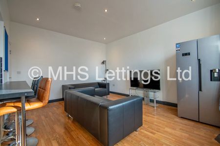 Room 4, 14 Royal Park Grove, Leeds, LS6 1HQ - Photo 3