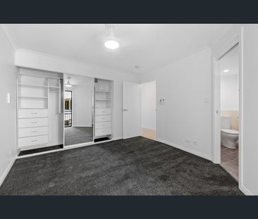 212/392 Marine Parade, Labrador, Qld 4215 - Photo 6