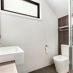 17 Hosie Street, Richmond VIC 3121 - Townhouse For Rent | Domain - Photo 2