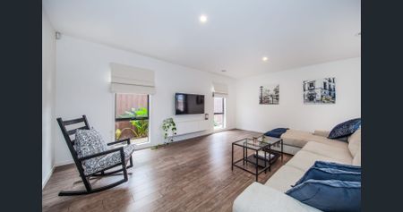 Bright & Beautiful! - Photo 2