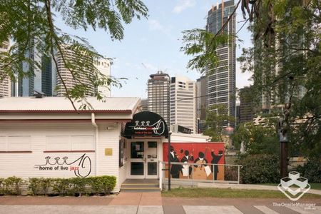 Brisbane River Views, Modern Finishes & A Brilliant City Lifestyle! - Photo 3