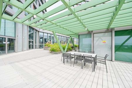 Skylark Point, Portlands Place, Stratford, E20 - Photo 2