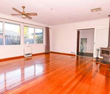 15 Kellaway Street, Mount Waverley - Photo 2