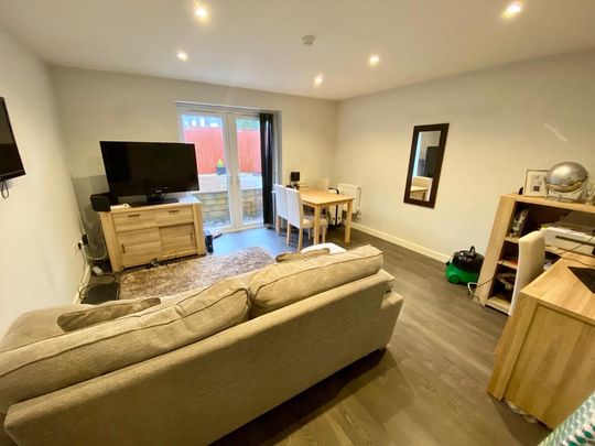 1 bedroom ground floor flat to rent - Photo 1