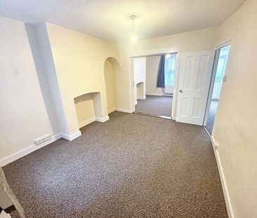 2 bedroom property to rent - Photo 1