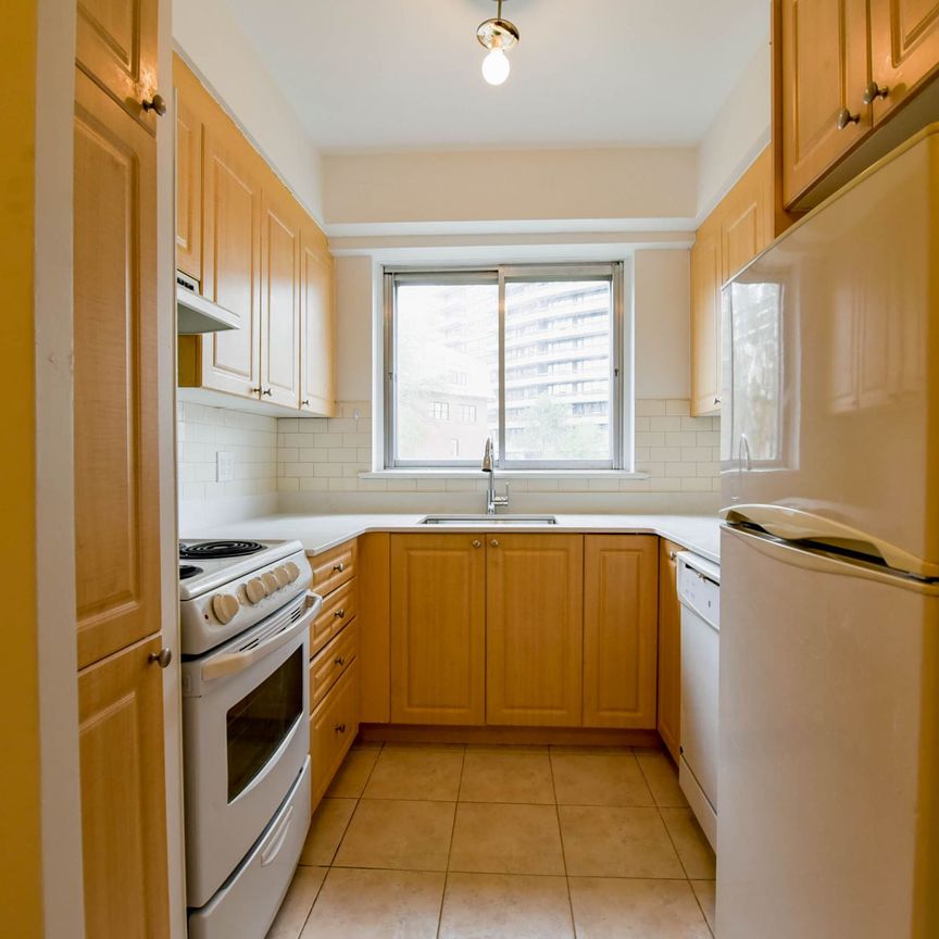 3555 Cote-des-Neiges Road - Photo 1