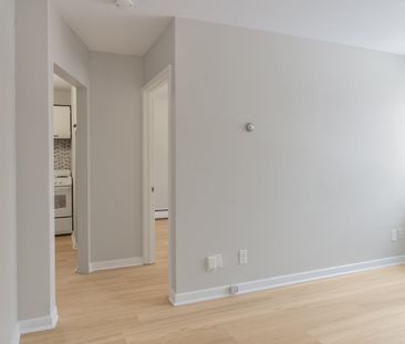 100 Waverley Street - 102 - Photo 1