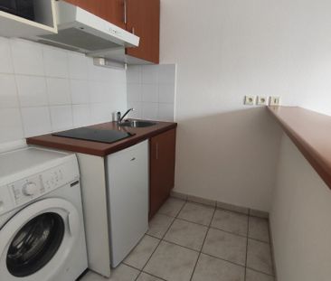 T2 MEUBLE PROCHE PLACE DES CARMES - Photo 4