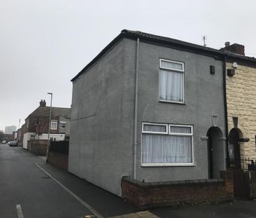 2 bedroom end of terrace house to rent - Photo 1
