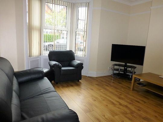 6 bedroom terraced house to rent - Photo 1