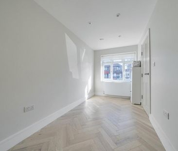 4 bedroom semi-detached house to rent - Photo 6