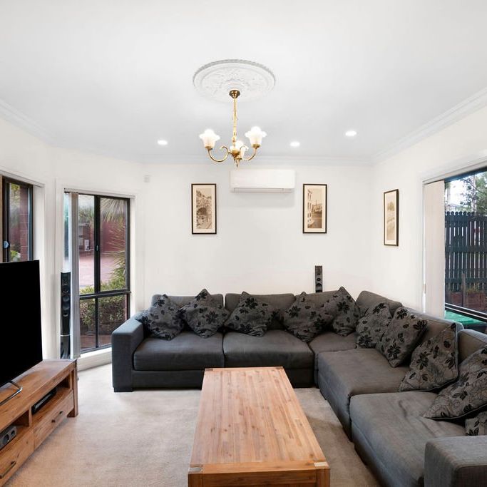 Convenient lifestyle - Photo 1