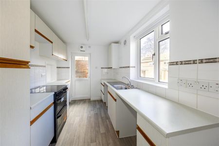 East Crescent, Dereham, Swanton Morley - Photo 4