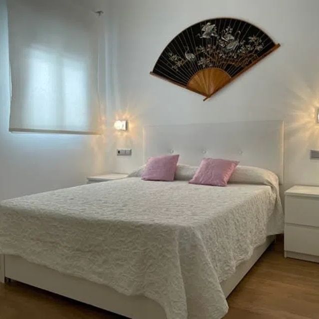 Alquiler de piso en Calle Trinidad - Photo 1