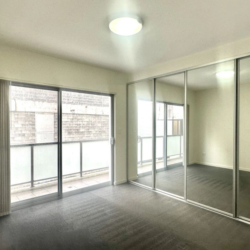 3 BEDROOM + STUDY IN PRIME LOCATION - Photo 1