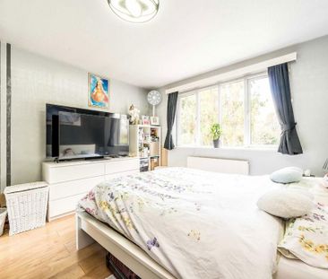 4 bedroom detached house to rent - Photo 2