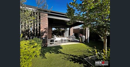 Master and Private Room | HER Rooms at Mambourin - Photo 3