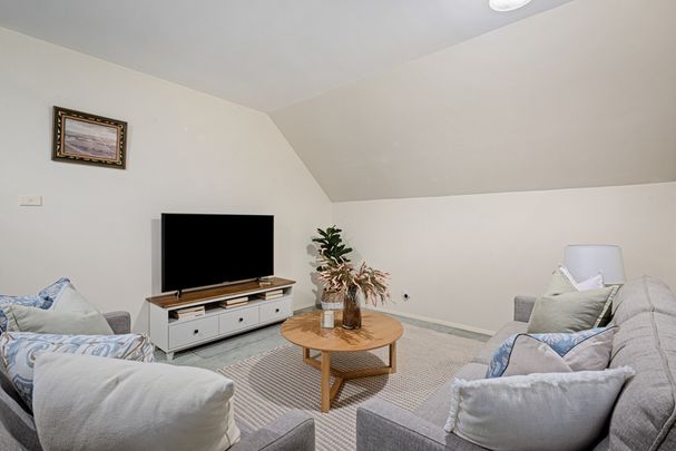 Discover A Timeless Manor House: A Perfect Blend Of Edwardian Charm And Potential - Photo 1