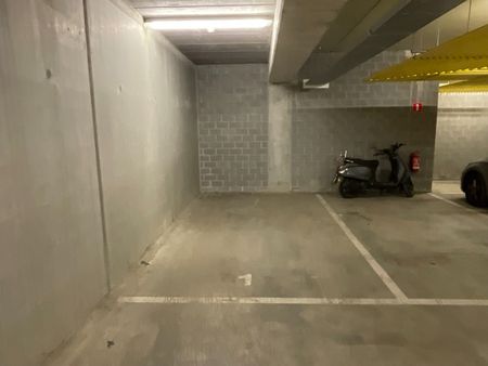 Recent 2-slaapkamer appartement met autostaanplaats - Photo 4