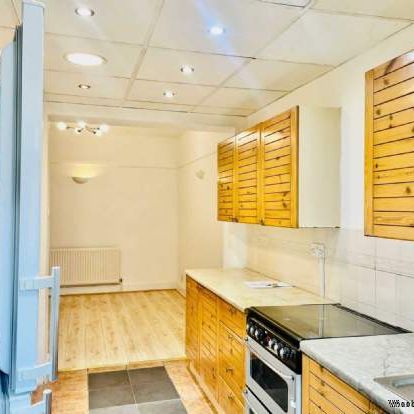 2 bedroom property to rent in London - Photo 1