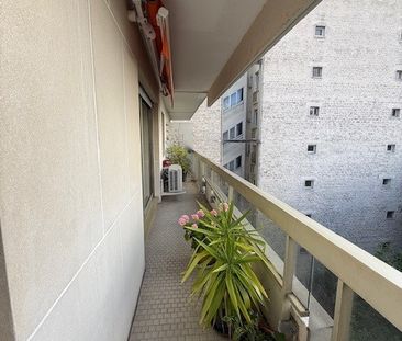 Location Appartement 2 pièces 43m² PARIS 16ème - Photo 1