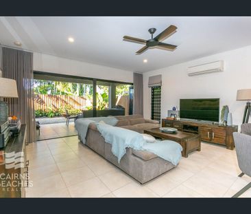 Executive Home - Amazing location! - Photo 1