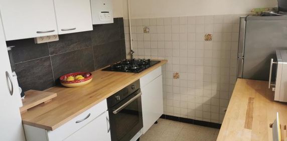 Location Appartement 3 pièces 55m² DRAGUIGNAN 83300 - Photo 2