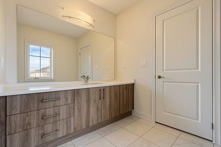 For Lease - 9 KENNETH APPLETON Avenue, Richmond Hill, Ontario - Photo 3